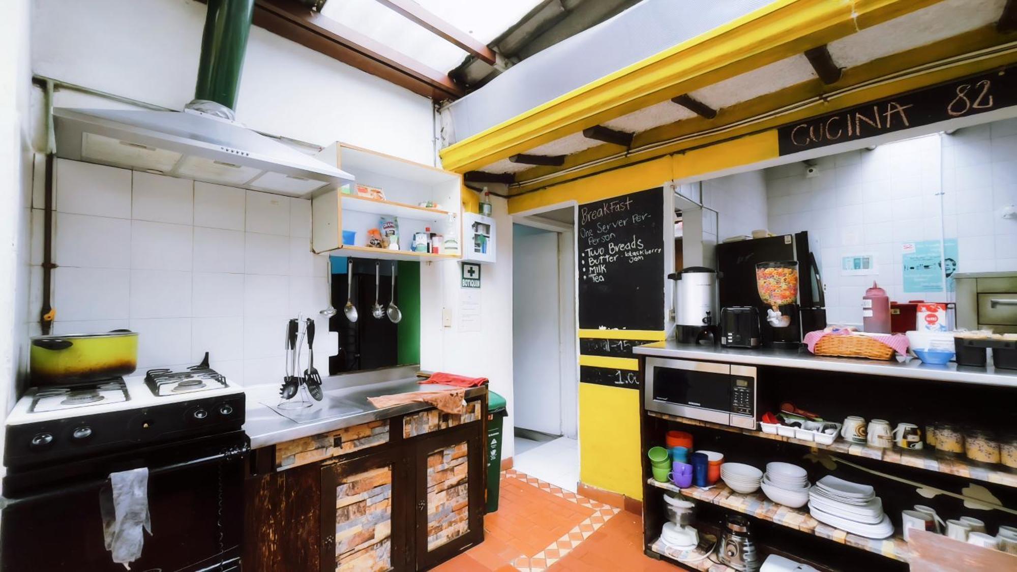 82Hostel ボゴタ エクステリア 写真